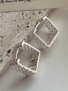 2pcs Hollow Weave Square Hoop Earrings, Fashionable Minimalist Silver-Tone Copper Hoops, Suitable For Ladies Daily Wear, Dating, Party, Holiday Gift, Jewelry Present