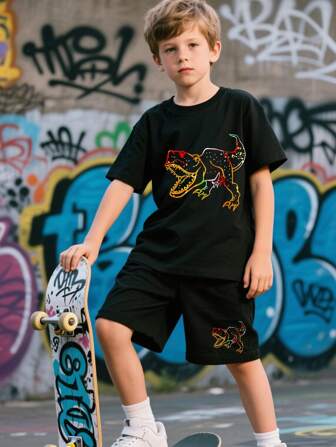 Conjunto de 2 piezas de camiseta de manga corta con estampado de dinosaurio y pantalones para niño pequeño