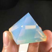 1pc Natural Crystal Pyramid Ornament, 3cm 7-Color Gemstone Pyramid