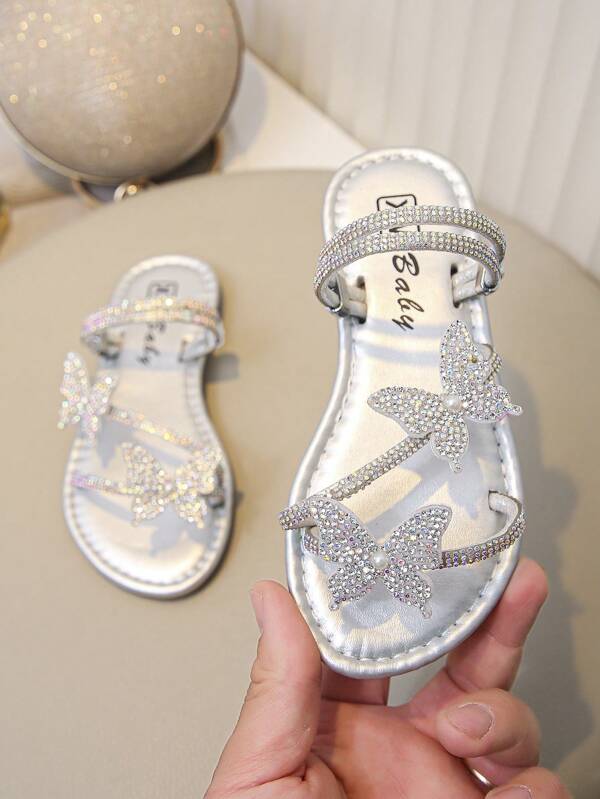 Summer Girls Sandals With Butterfly Decor, Colorful Rhinestone Princess Shoes, Children Round Toe Flat Beach Slippers, Suitable For Daily Outing And Beach Holiday, Slip-On Sandals (Button Pattern Random)