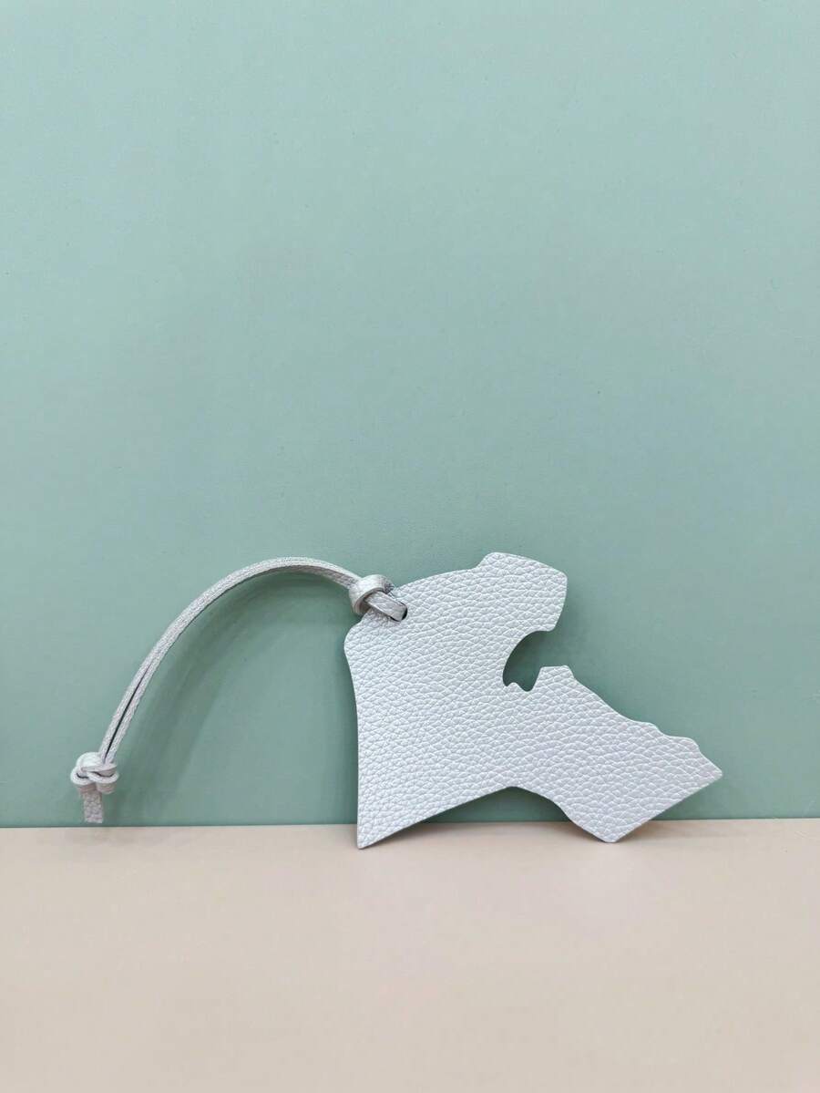 Dedoo 1pc Solid Color PU Kuwait Map Keychain Fashionable Minimalist Interesting Car Key Chain Backpack Shoulder Bag Tote Bag Pendant Suitable For Couples Students Men Women Daily Holiday Travel Gifts For Women - Silver - View 1