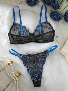 Lingerie sexy, ensemble de lingerie en dentelle bleue brodée. Design unique, inspire une imagination illimitée, dégage une atmosphère romantique