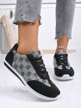 Fashionable & Lightweight Casual Comfortable Embroidery Slip-On Sneakers For Women, Spring/Autumn