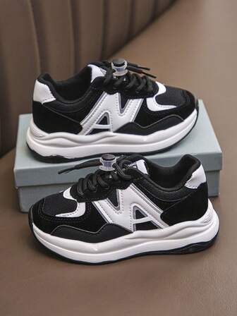 Tenis casuales y cómodos de caña baja adecuados para niños y niñas, zapatos para skateboard antideslizantes y resistentes al desgaste para caminar y correr en todas las estaciones