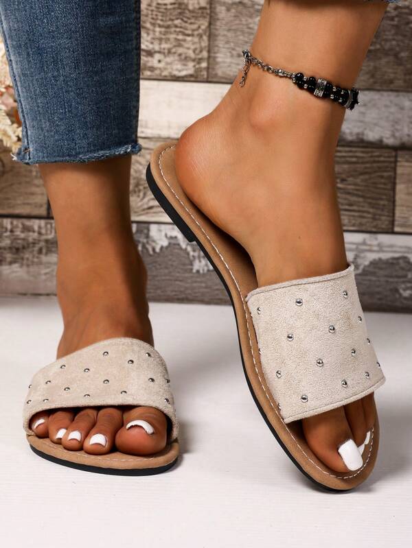 Nuevas sandalias planas con remaches incrustados de rhinestone para mujer, sandalias negras con pista para tacón