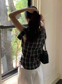 Korean Style INS Tie Shoulder Bowknot Design Breathable Plaid Sleeveless Cropped Top (Stripe Or Plaid Random)