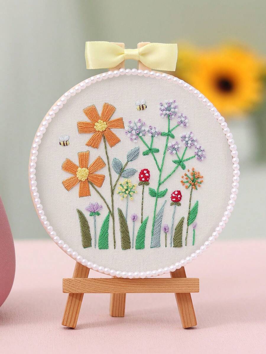 Embroidery Floral Kit Including Embroidery Cloth And Wooden Hoop - Multicolor - View 1
