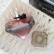 LA NUIT Eau de Toilette para Mujer 75ML Perfume Femenino Fragancia Dulce Elegante Ideal para Citas Nocturnas Aroma Sofisticado Larga Duración Perfumería Premium Presentación Moderna Para Mujer Noche Uso Diario Regalo Exclusivo Sensualidad Belleza - B954 - Ver 6