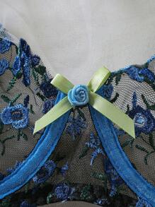 Lingerie sexy, ensemble de lingerie en dentelle bleue brodée. Design unique, inspire une imagination illimitée, dégage une atmosphère romantique