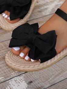 1 双女童平底双层凉鞋，蝴蝶结装饰，松紧带，穿着舒适，鞋底厚实柔软，轻便，适合夏季户外、海滩、度假，3-14 岁