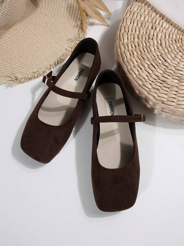 Women's Brown Simple Buckle Decor Ballet Flats, Fashionable And Elegant Mary Jane Shoes, Suitable For Spring, Autumn, Winter, All Seasons. The Rubber Sole Provides Soft And Durable Features, Enhancing Foot Comfort. Suitable For Professional Attire, Student Wear, Home, Travel, And Elegant Outfits. Classic And Versatile, Soft And Comfortable, Excellent Experience.