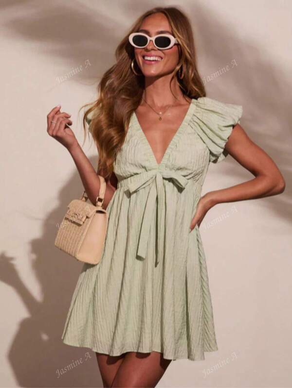 Vestido curto feminino elegante, minimalista, verde, com decote em V, manga bufante, cintura alta, laço, linha A, férias de verão
