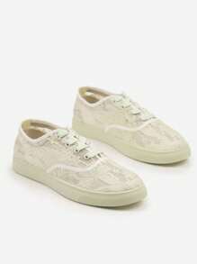 Sneaker casual da donna con fiori in pizzo, scarpe da passeggio piatte e comode di moda