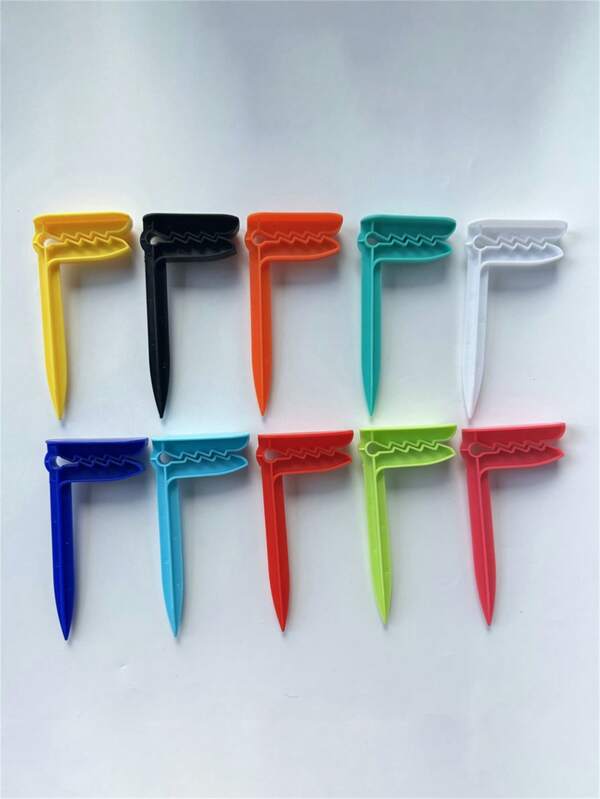 4 Pcs, Beach Towel Fastener Clips, Windproof Picnic Mat Clips, Blanket Picnic Fastener Clips, Plastic Clips, Suitable For Camping Trips, Beach Days, Outdoor Beach Towel Anchor Clips, Picnic Mat Anchor Clips, Sand Blanket Stands, Sand Nails For Beach Towels, Essential Items For Summer Beach Vacations, Gifts For Beach Lovers