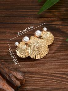 1 件优雅女士夏季海滩派对胸针，带有金色海星、贝壳和人造珍珠装饰，是理想的礼物