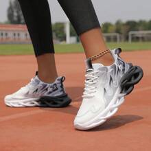 أحذية الجري خفيفة الوزن مع نعل مبطن ومضفر ، موسم جديد