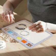 Plateau de perles pour la conception de bracelets et colliers DIY, avec une longue cuillère à manche pour les bijoux, plateau pratique avec grille, outil pratique pour la fabrication de bijoux