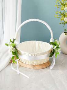 A New Woven Hand-Held Flower Basket For Outdoor Wedding Flower Girls