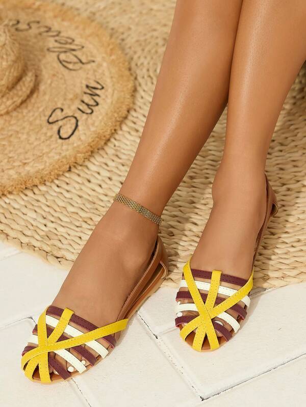 Bequeme, flache, lässige Slipper für Damen, Cut Out