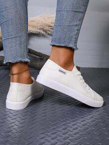 Women Plus Size White Sneakers, Fashion Low-Top Casual Lace-Up Athletic Shoes For Students, Versatile And Comfortable (Please Order One Size Up As The Shoes Run Small)