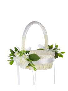 A New Woven Hand-Held Flower Basket For Outdoor Wedding Flower Girls