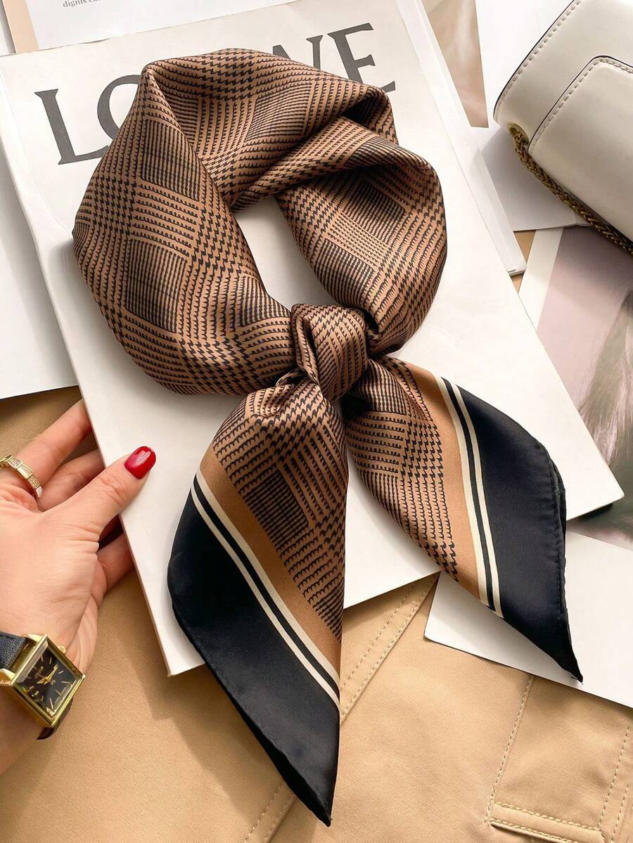 1条女士围巾，新款夏季时尚字母印花发带，多功能方巾，复古马图案真丝围巾，简约奢华缎面围巾，可用作发带、围巾等，是提升您整体造型的理想之选。 - 黑邊咖色紋 - 查看 1