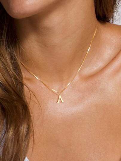 1 pezzo Collana con ciondolo in acciaio inossidabile a forma di iniziale inglese dalla A alla Z, gioiello di moda raffinato, regalo perfetto per le feste, adatto per uso quotidiano delle donne