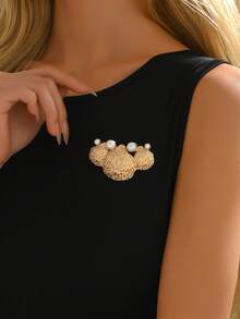 1 件优雅女士夏季海滩派对胸针，带有金色海星、贝壳和人造珍珠装饰，是理想的礼物