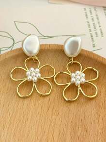 1 Pair Geometric Design Exaggerated Pearl Petal Drop Earrings