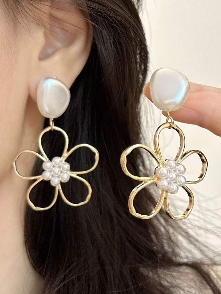 1 Pair Geometric Design Exaggerated Pearl Petal Drop Earrings