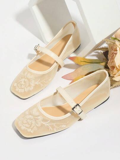 Women's Fashion Chinese Style Embroidered Floral Flat Ballet Shoes, Breathable Mesh, Versatile Square Toe, Champagne Color, Suitable For Dresses In Summer