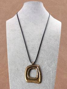 1 pezzo Collana con pendente quadrato asimmetrico e motivo geometrico traforato, catena lunga in corda di cera stile minimalista, adatta per uso quotidiano da donna