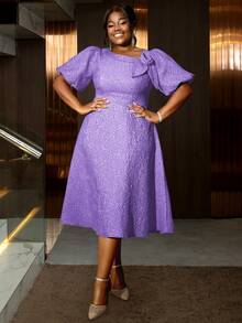 大码女士玫瑰提花泡泡袖A字毕业礼服，适合通勤、优雅鸡尾酒会、半正式舞会、生日、婚礼宾客、毕业典礼、晚宴、返校节等场合，也适合情人节和春季穿着。 - 紫色 - 查看 5