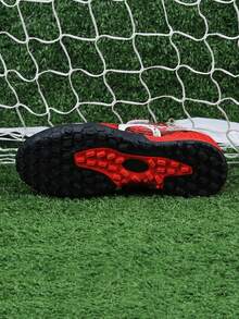 1 双男童/青少年足球鞋，模压防滑钉，运动训练鞋