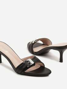 Sandalias de tacón stiletto con hebilla decorativa - Negro - Ver 4