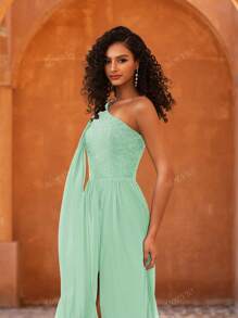 MOEVIO Vestido formal largo y elegante de gasa con corte asimétrico en el cuello, abertura lateral de encaje y volante extra largo, ideal para bodas, primavera y verano, graduación, fiestas y eventos