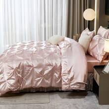 10-Piece Satin Comforter Set With Sheet Set Queen Size Pinch Pleat Bedding Comforter Set Silk Like Satin Bedding Set For Bedroom And Guest Room Soft Lightweight Luxury Satin Bed Set With 1 Comforter 4 Pillowcases 1 Flat Sheet 1 Fitted Sheet 1 Bed Skirt And 2 Cushion Cover (Twin Size Includes 8 Pcs) - 淺粉色 - 查看 6