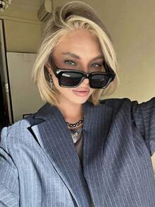 1 Pair Unisex Retro Square Fashion Glasses, Classic Black Plastic Frame, Versatile Style Suitable For All Face Shapes, Ideal For Couples To Gift Each Other For Summer Beach, Shopping, Commuting, Travel, Cycling, Driving, Stage Performance, Parties And Gatherings - Black - View 2