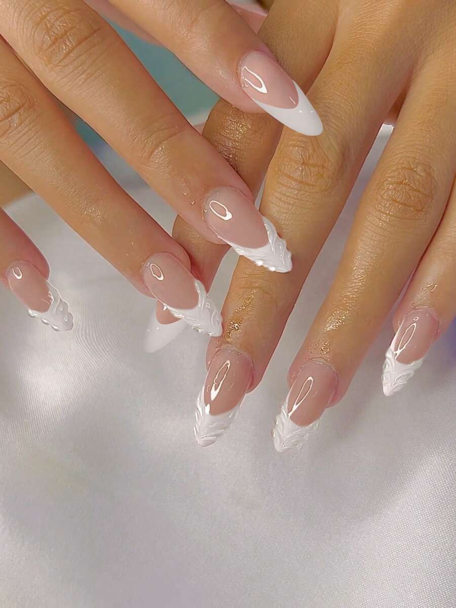 Tạo nên bộ móng tay độc đáo của riêng bạn với bộ 24 miếng dán móng tay gel 3D này! Bộ dán móng tay acrylic màu trắng hình hạnh nhân kiểu Pháp cỡ trung bình này vừa vặn hoàn hảo với móng tay. Bộ sản phẩm bao gồm 1 miếng gel dẻo và 1 dũa móng, phù hợp cho phụ nữ và các bạn gái sử dụng hàng ngày hoặc trong các bữa tiệc. Dụng cụ làm móng - trắng - Xem 1