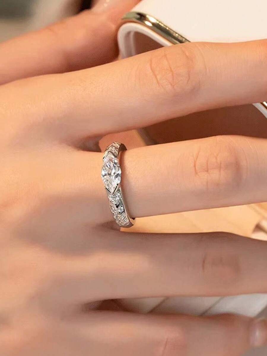 S925 Luxury Synthetic Zirconia Stone Ring, Elegant Fashion Women's Engagement/Proposal Ring To Give To Your Lover