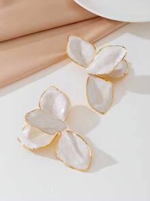 1 对手绘珐琅滴油金色郁金香耳环，适合日常佩戴或作为生日、母亲节、女朋友或女儿的惊喜礼物