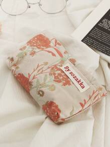 1 pièce Sac de maquillage en tissu jacquard rose à motif floral haut de gamme, fashionable et casual, grande capacité, fermeture éclair portable. Sacs de cosmétiques essentiels pour les voyages et les vacances pour serviettes hygiéniques, tampons, écouteurs filaires, écouteurs, casques, chargeurs, rouges à lèvres, cosmétiques, parfums, soins de la peau et produits de beauté, décoration de la maison, pour maman, femmes, infirmières, étudiantes, filles d'école, clés, cadeaux de vacances, pour la plage de vacances, la collection de salle de bain, la collection de chambre, grande capacité