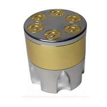 Grinder metálico forma de revolver 3 piezas diseño exclusivo portátil accesorio triturar tabaco especias original colección resistente fácil uso para fumar armador moderno creativo - Dorado - Ver 2