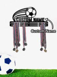 1 Pezzo Supporto Espositore Medaglie Fai-da-Te per Premi e Nastri, Supporto Medaglie Calcio Personalizzato con Nome per Decorazione Casa Soggiorno, Regalo per Giocatore di Calcio, Multifunzionale, Ornamentale, Riutilizzabile, Raffinato, Elegante, di Alta Qualità, Colorato, Moderno, Personalizzato, Unico, Regalo Ideale per Lui, Regalo Ideale per Lei, Fidanzato, Papà, Fidanzata, Mamma, Famiglia, Amici, Sala da Tè, Casa, Giardino, Ufficio, per Anniversari, per San Valentino, per la Festa della Mamma, per Compleanni, per la Festa del Papà, per Lauree, per Matrimoni, per Inaugurazione Casa