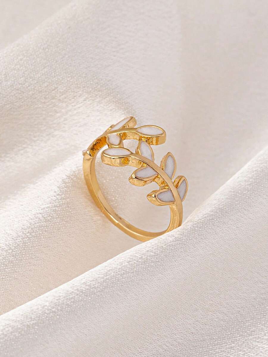 Fashionable And Elegant Leaf Shaped Ring Jewelry Gifts