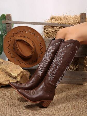 FVPFVP Botas vaqueras de caña alta bordadas de estilo vintage para mujer Caro Twessi 2025 Primavera/Otoño, estilo western