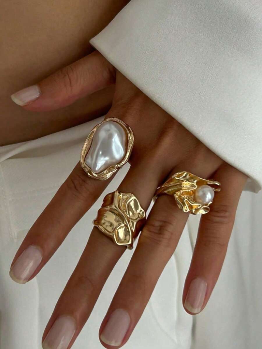 3 pezzi Set di anelli in metallo dorato asimmetrico vintage, set gioielli in stile barocco con perle finte, anelli decorativi impilabili spessi, adatti per decorazione quotidiana, feste, abbinamento di moda, regali per vacanze [Misura indicata, Si prega di non piegare o forzare]