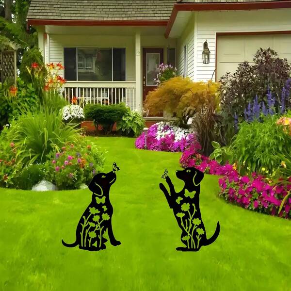 1 pièce, deux chiots mignons jouant dans le jardin, convient pour l'extérieur, le camping, le tourisme, le jardin, la campagne, les produits métalliques