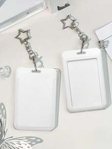白色星形卡包挂件，可作包包挂饰、钥匙扣，可收纳身份证、会员卡、照片等，具有保护功能。适合日常使用、装饰或作为礼物送给朋友、家人、爱人，是情人节、生日、母亲节、开学季的理想之选。 - 白色 - 查看 3