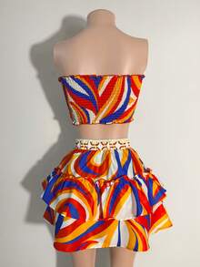 2 件套女士假日休闲彩色印花抹胸和荷叶边裙、夏季可爱套装、沙滩装、沙滩装、女士度假装、夏季装、热带度假女士服装